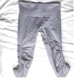 NWOT Minicci Ruffled Grey Leggings (L/XL)
